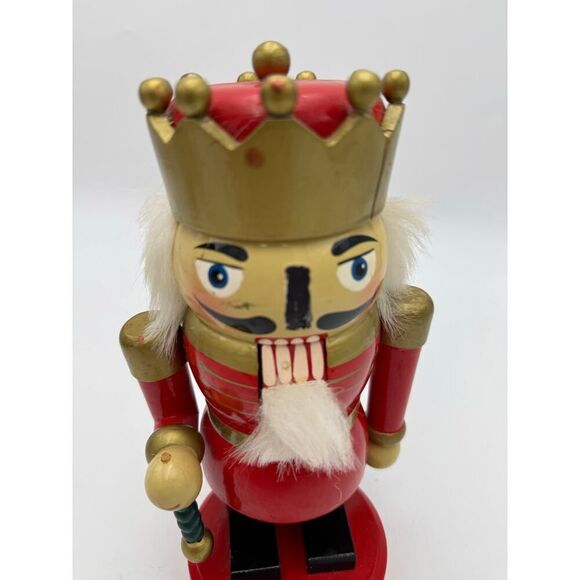 Traditional Wooden Nutcracker King Figurine -‎ Festive Holiday Decor - Picture 7 of 10
